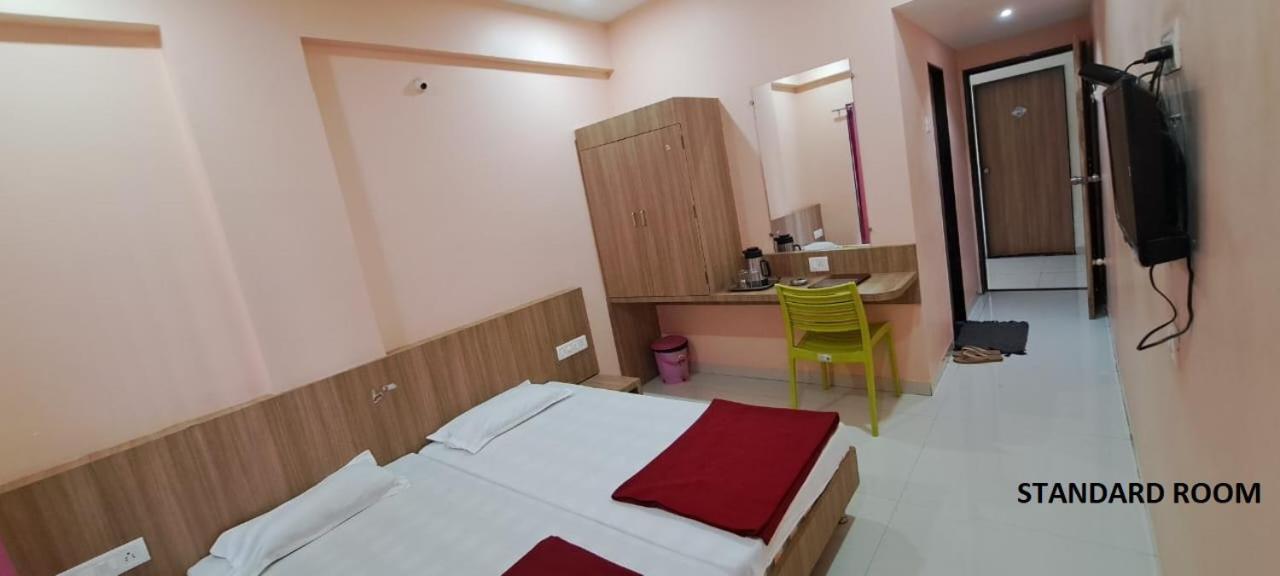 Hotel Aaditya Palace Bhusāwal Dış mekan fotoğraf
