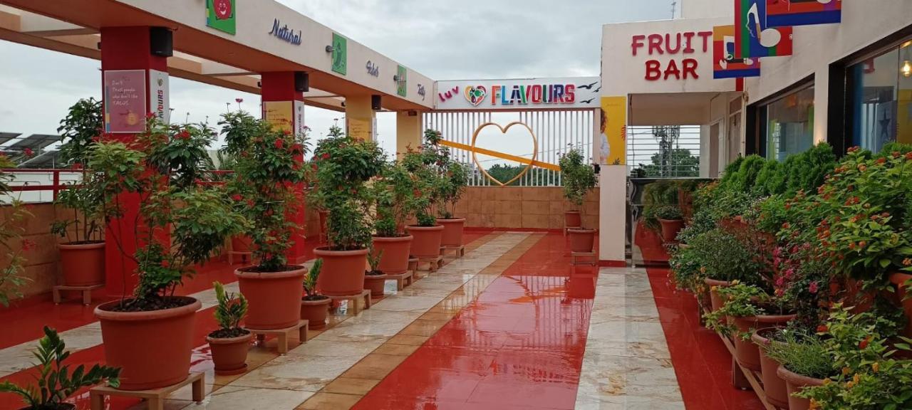 Hotel Aaditya Palace Bhusāwal Dış mekan fotoğraf